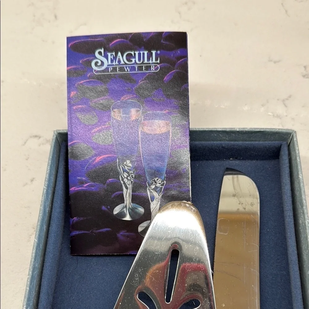 Vintage Seagull pewter Elegant Silver Cake Server and Knife Set